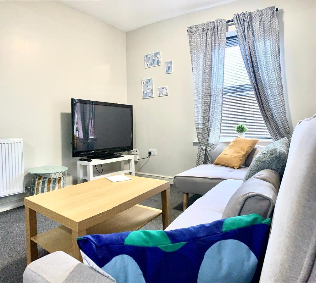 Free, Large Car Park Apartment เวคฟิลด์ ภายนอก รูปภาพ