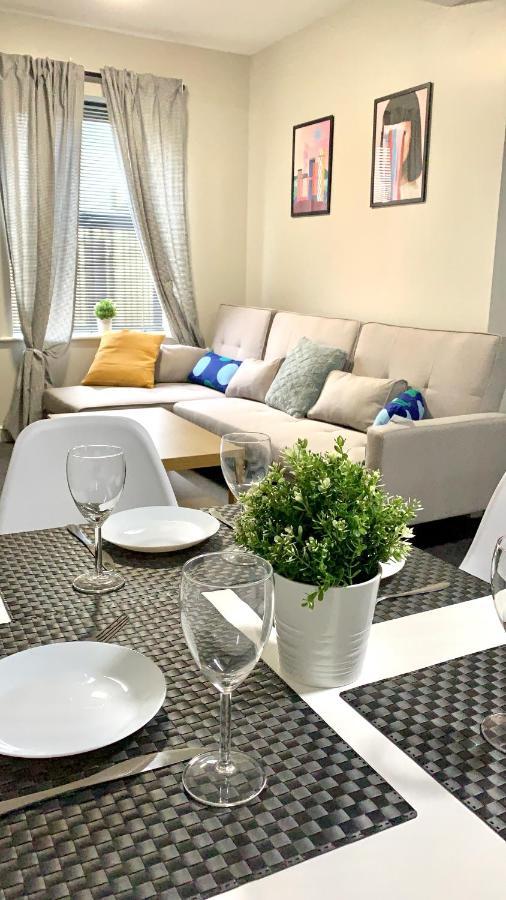 Free, Large Car Park Apartment เวคฟิลด์ ภายนอก รูปภาพ
